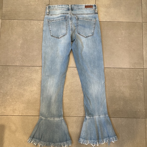 BLANK NYC Distressed Capris with Ruffled Bottoms - Picture 10 of 11